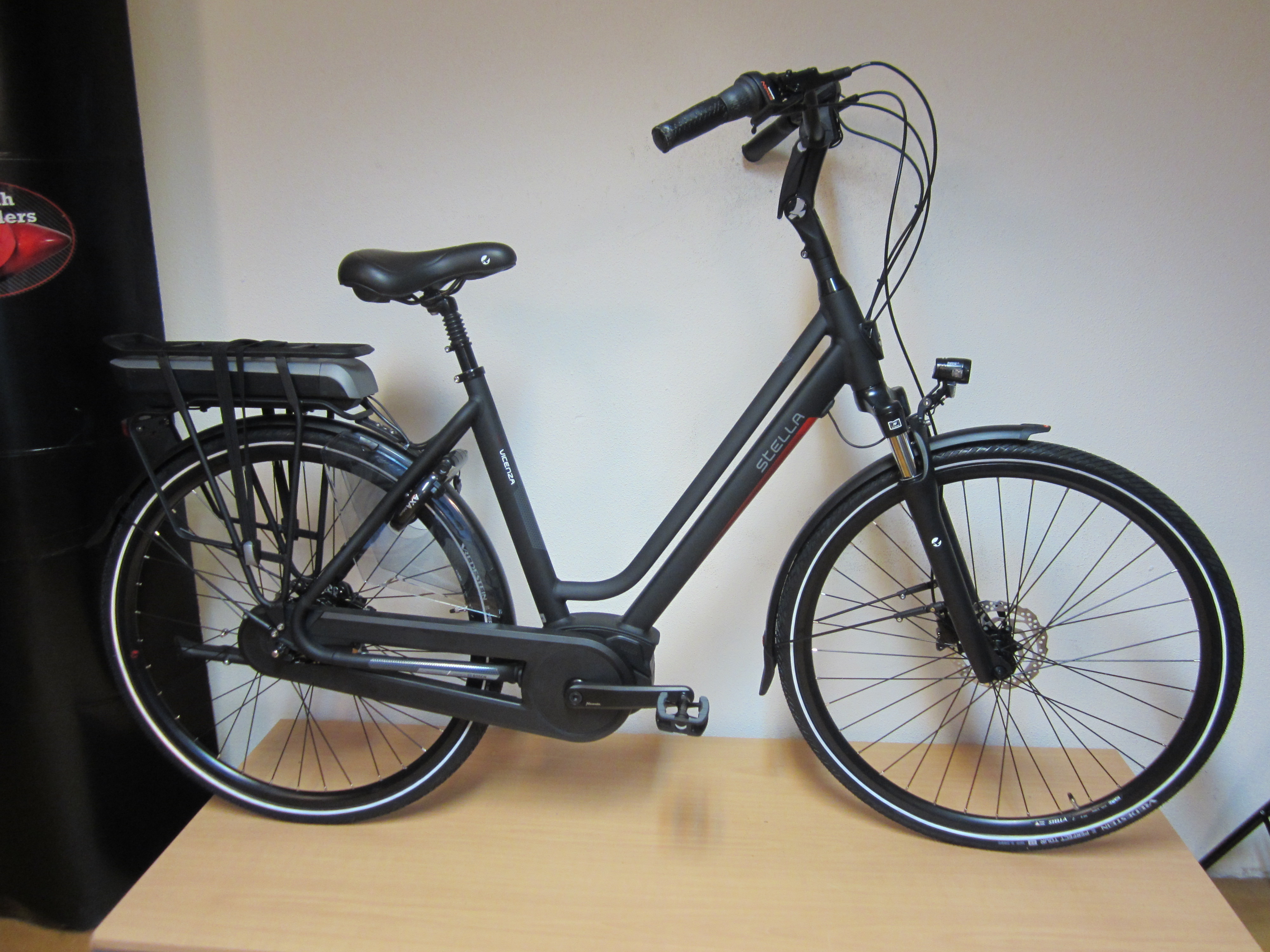 Glimlach Bijna lid 1 – STELLA elektrische fiets met Bosch midenmotor Nieuw – hybridstore